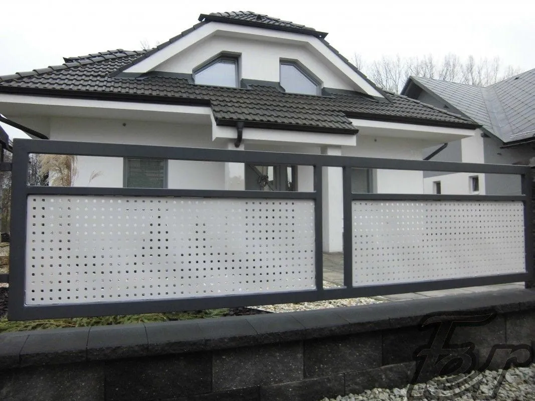 GTNsZsnixYxWbJy1im5R9vNlH2gdgc-metaMTA2NyAoMTMpLmpwZWc=-